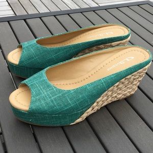 NWOT. CL by Laundry DAYSIE Espadrille Wedge.